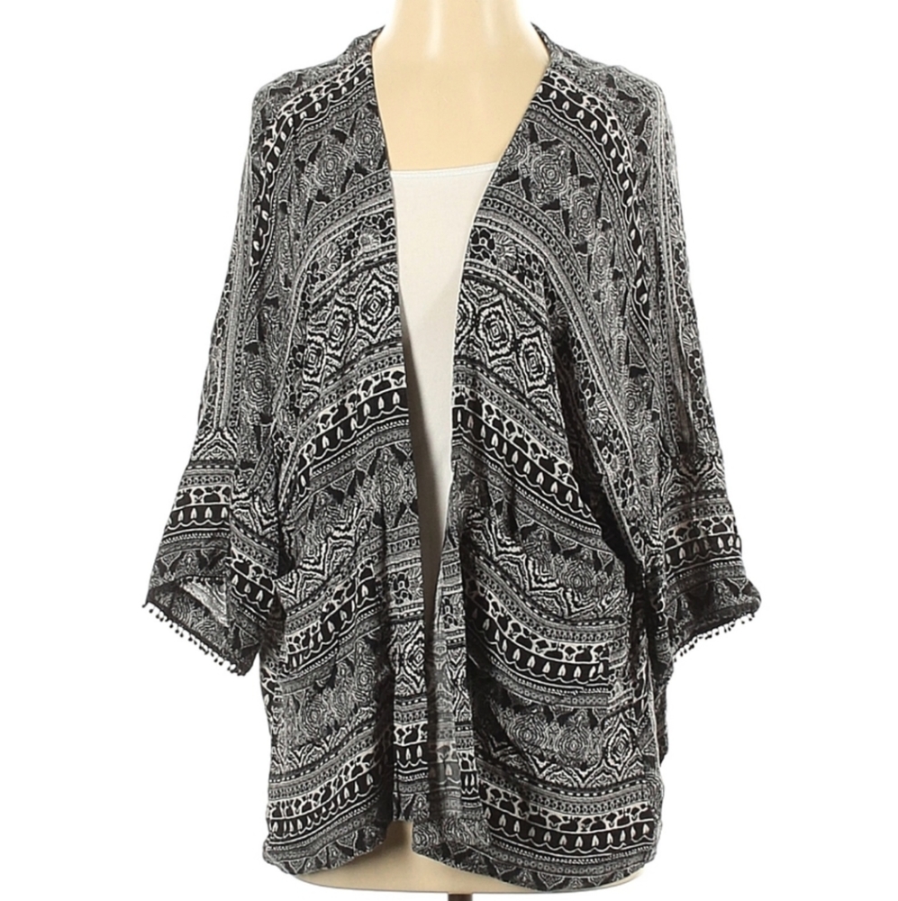 American Eagle Outfitters Cardigan Size XS/S‎ Black White Bohemian Novelty Print